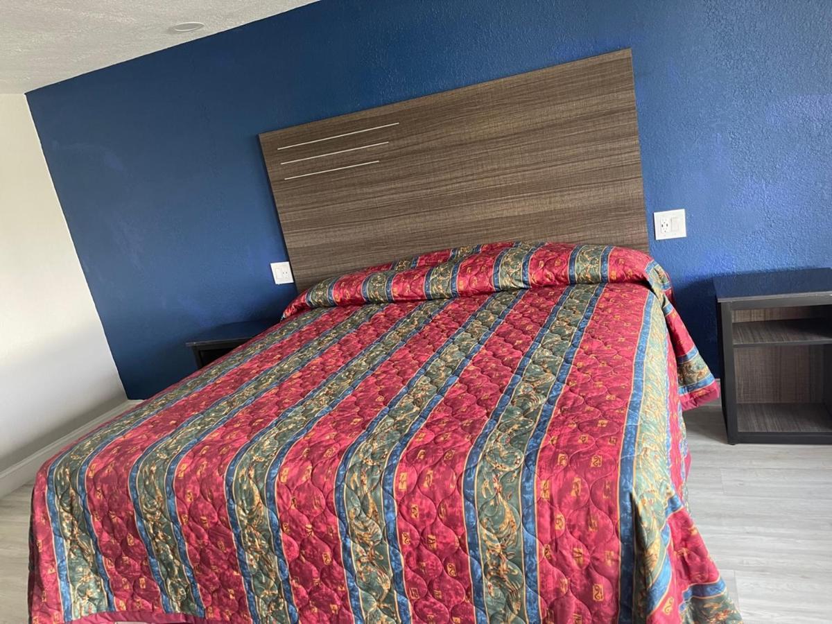 Savannah Motel 2*