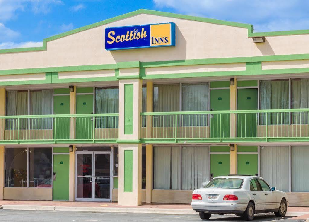 Savannah Motel 2*